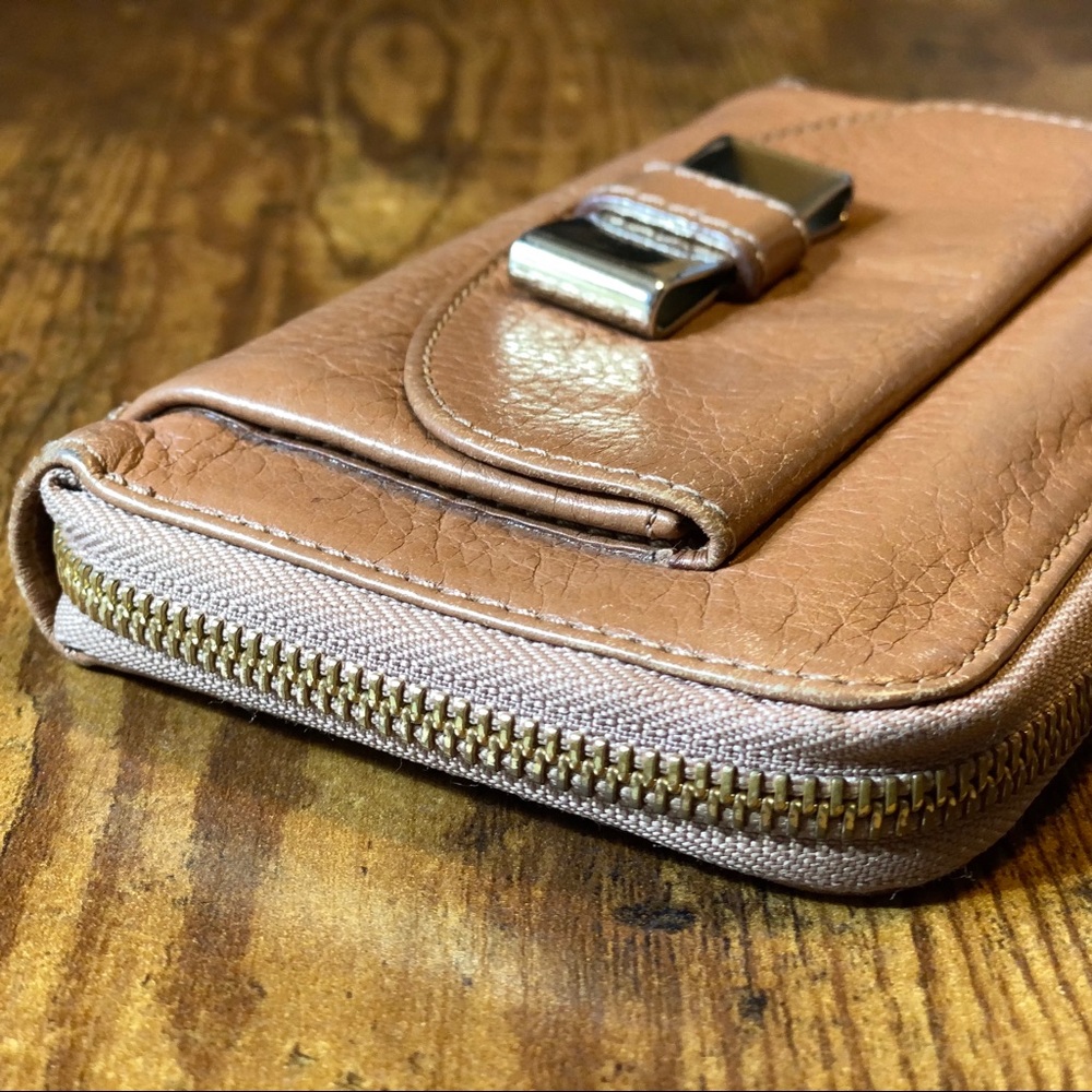 Authentic Chloe Lily Long Wallet - Picture 8 of 16